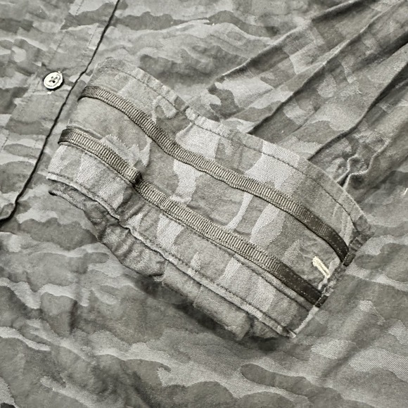 Robert Graham Shirt Men's Medium Black Camouflage Modern Americana Classic Shirt - Picture 10 of 13